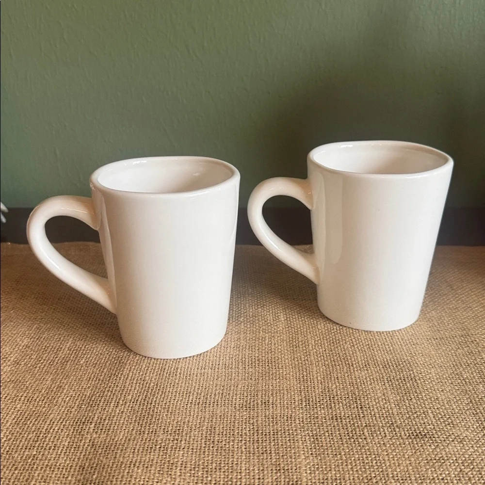 Williams Sonoma Hot Holiday Drinks White Ceramic Mugs Red Accents 10oz Winter